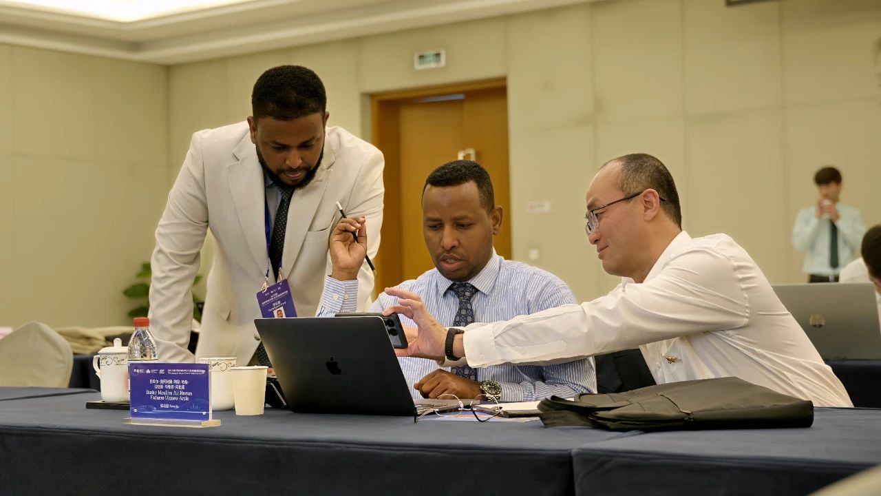 6388774110171660958670140